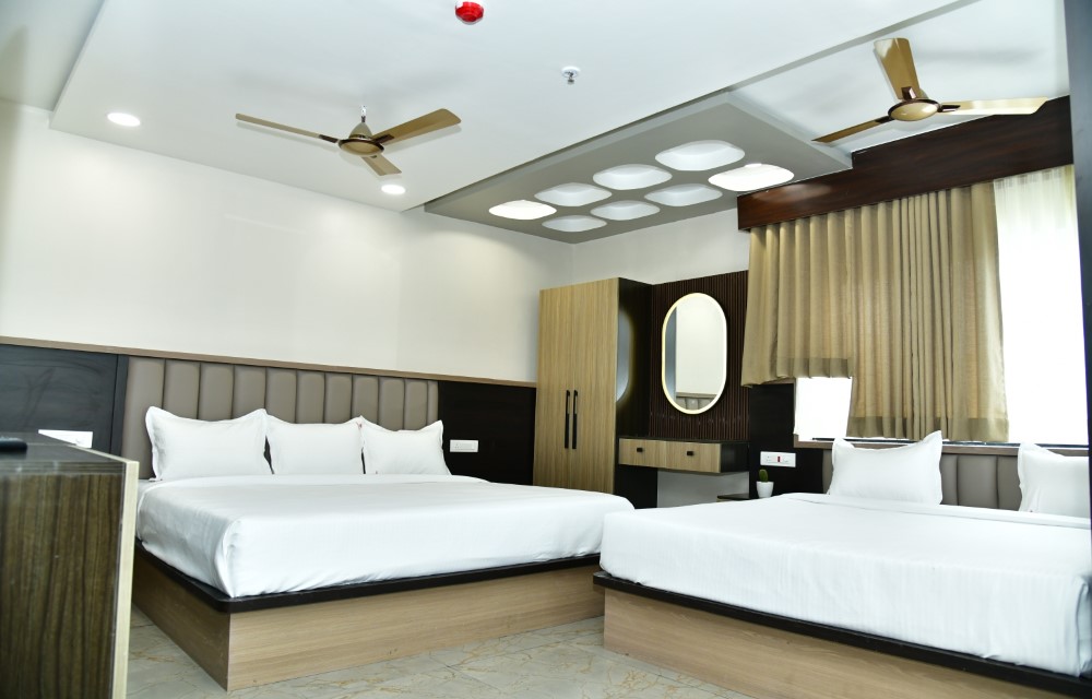 Roal Four Bed Suite Room